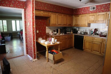 1201 Cliffwood Rd, Euless, TX 76040 - photo 3