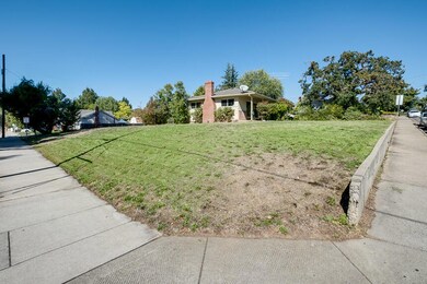 904 NE 9th-3