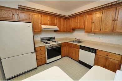 834 Westfield Dr unit 4, Cinnaminson, NJ 08077 - photo 6