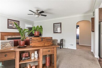 5631 Monrovia St, Shawnee, KS 66216 - photo 4