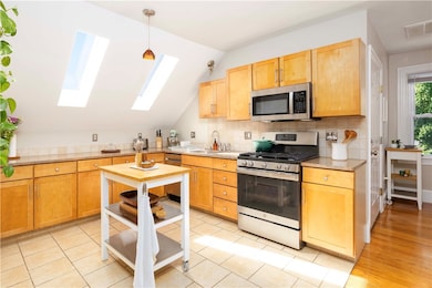 18 Braman St unit 3, Providence, RI 02906 - photo 2