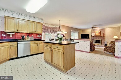 439 Hawkridge Ln, Sykesville, MD 21784 - photo 6