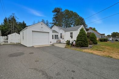 114 Brookside Cir, Springfield, MA 01129 - photo 5