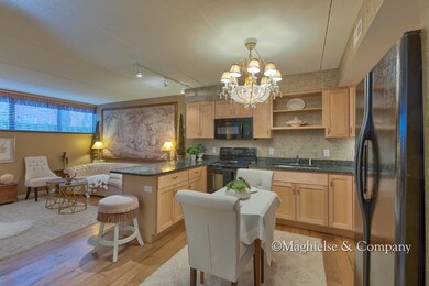 03 Kitchen and Dining