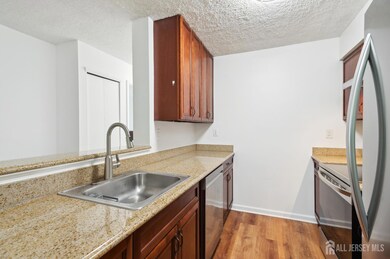 701 Aspen Dr, Plainsboro, NJ 08536 - photo 5