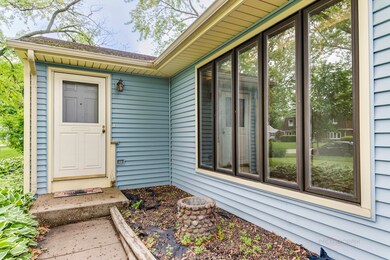 3710 Bluebird Ln, Rolling Meadows, IL 60008 - photo 2