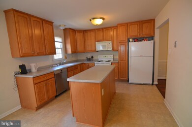 2039 Gallows Tree Ct, Vienna, VA 22182 - photo 7