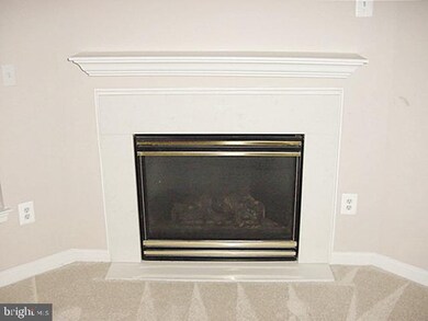 13086 Park Crescent Cir, Herndon, VA 20171 - photo 5