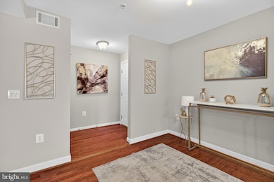 4163 S Four Mile Run Dr unit 301, Arlington, VA 22204 - photo 5