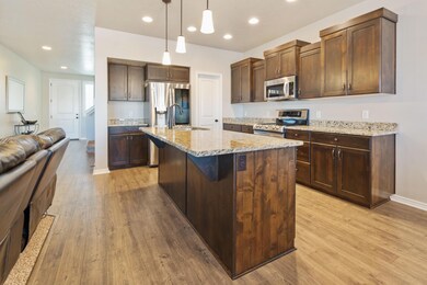Listing_888536_Photo_2
