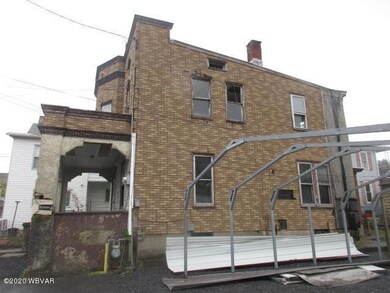 140 S Carbon St, Shamokin, PA 17872 - photo 2