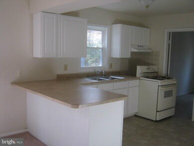 22028 Willis Dr, California, MD 20619 - photo 3