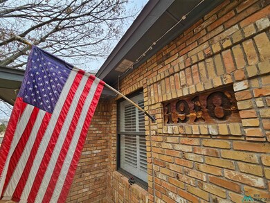 1910 Gwenda Dr, Carlsbad, NM 88220 - photo 2