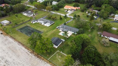 1.25 Acres - Barn - Pool