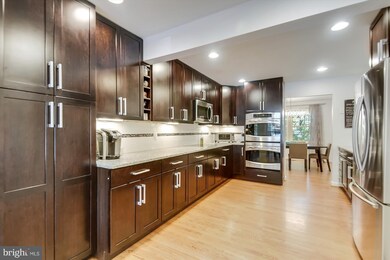 11225 Empire Ln, Rockville, MD 20852 - photo 2