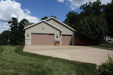 3229 Northstar Dr, Eau Claire, WI 54703 - photo 3