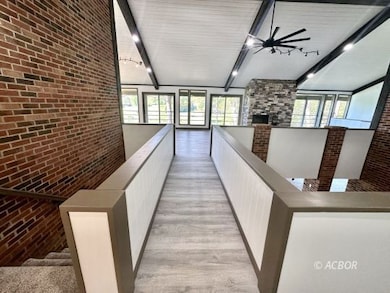 Entry - Upper