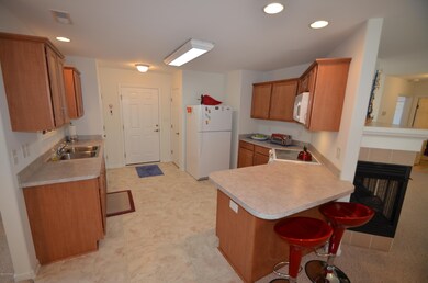 Kitchen w bar.JPG