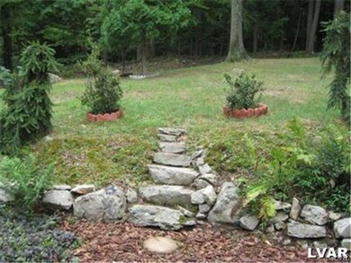 365 Stoneridge Rd, Emmaus, PA 18049 - photo 6