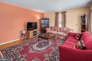 1003 Donington Cir, Towson, MD 21204 - photo 4