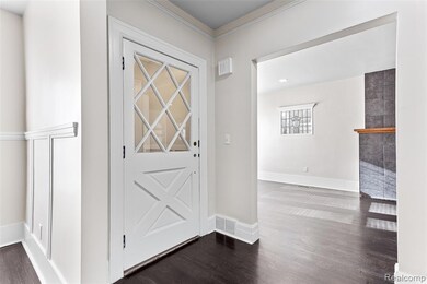 131 Mclean St, Highland Park, MI 48203 - photo 5