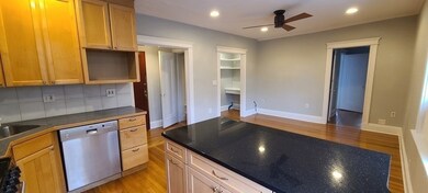 116 Riverway unit 18, Boston, MA 02215 - photo 4