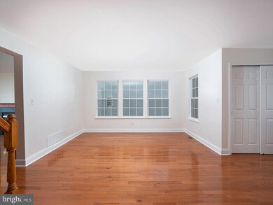 11 Greenbrook Dr, Columbus, NJ 08022 - photo 5