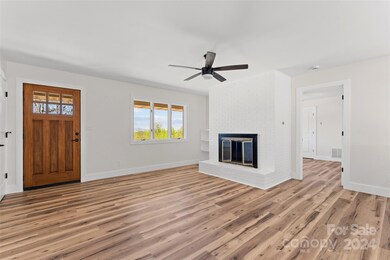 126 Max View Dr unit 4, Leicester, NC 28748 - photo 6