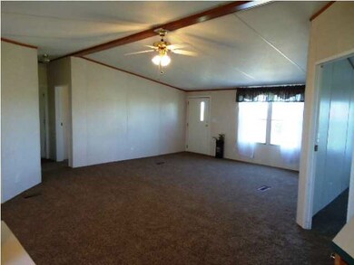 Nice Open Floor Plan with Vaulted Ceiling & Ceilin