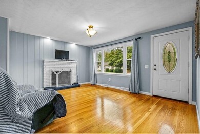 137 Manzella Ct, Rockland, MA 02370 - photo 3