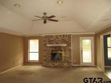 704 704 Becky Dr, Tyler, TX 75703 - photo 4