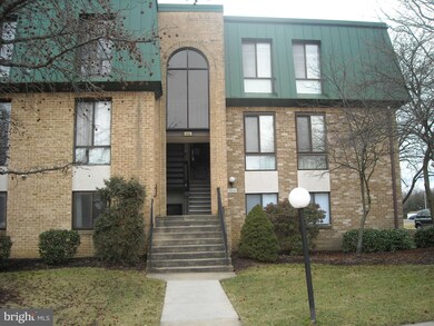 1006 Brinker 101 Dr unit 1-D, Hagerstown, MD 21740 - photo 2