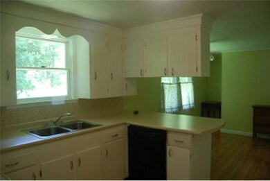 Kitchen/Dining area