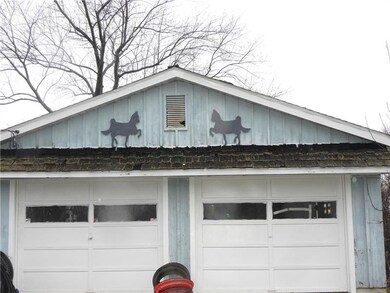 Detached garage