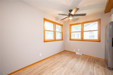 3920 40th St, Des Moines, IA 50310 - photo 4