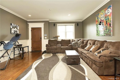 240 Columbus Ave unit Right Side, West Harrison, NY 10604 - photo 5