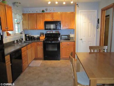 Kitchen - Great Updated Kitchen