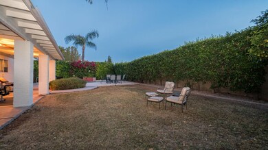 1527 E Drake Dr-7