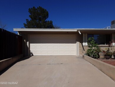 5621 N Mona Lisa Rd, Tucson, AZ 85741 - photo 4