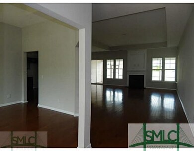 Foyer. Open Floor Plan