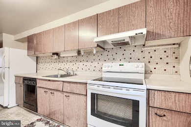 934 Regina Dr, Halethorpe, MD 21227 - photo 7