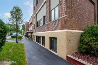 222 S Ten Broeck St-5