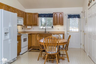 2380 N Little John Way Wasilla-large-006