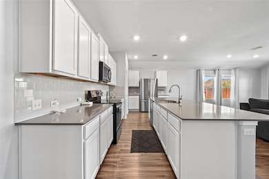 111 Pearland St, Hutto, TX 78634 - photo 6