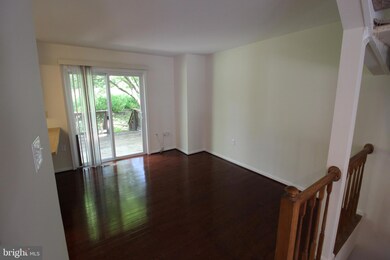 11996 Sentinel Point Ct, Reston, VA 20191 - photo 5