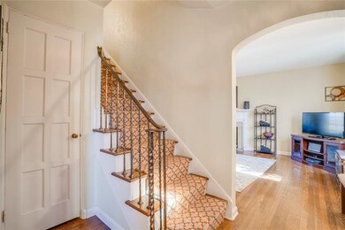 Large entry way.