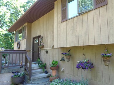 127 Mountain View Rd, Greeley, PA 18425 - photo 2