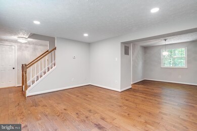 8848 Creekside Way, Springfield, VA 22153 - photo 7