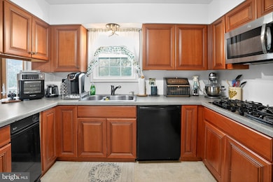 386 Loomis Ave, Coatesville, PA 19320 - photo 5