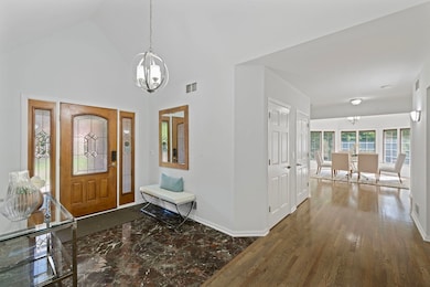 911 Red Fox Ln, Oak Brook, IL 60523 - photo 5